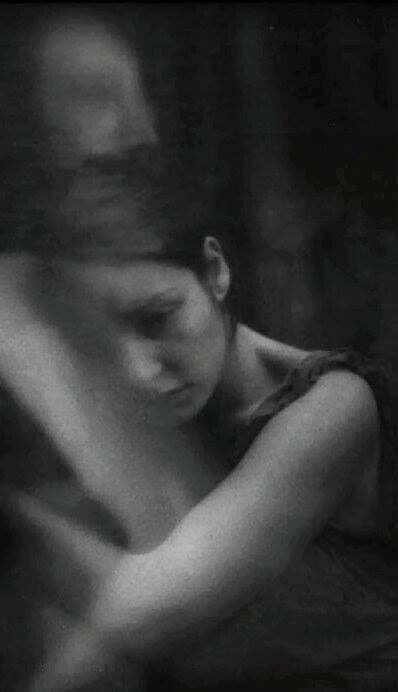 "Lo que no se siente no se recuerda, porque sin emoción no hay memoria".
Siri Hustvedt