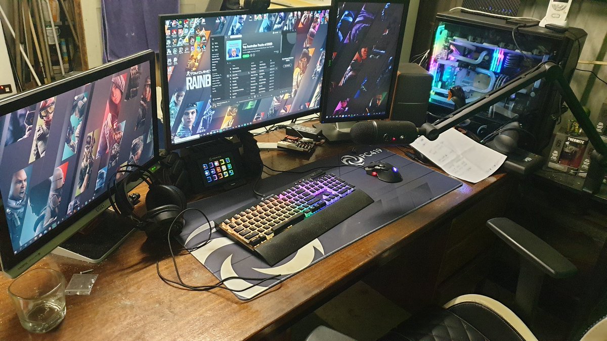deanie_13's tweet photo. @LinusTech Not sure if chaotic good or chaotic evil 🤷‍♂️ https://t.co/4Od1nTyptz
