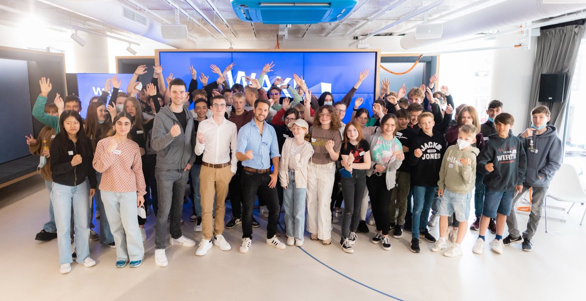 Mit <a href="/o2cando/">o2 Deutschland</a>, <a href="/PohlandLukas/">Lukas Pohland</a>, <a href="/PMoelleken/">Patrick Moelleken 🇺🇦</a>, <a href="/FSM_de/">FSM e.V.</a> und <a href="/MrWissen2Go/">Mirko Drotschmann</a> feiern wir 1 Jahr Online-Beratungsplattform gegen #Cybermobbing! Schon in den ersten 7 Monaten haben sich rund 600 junge Menschen bei der Cybermobbing-Hilfe e.V. registriert. bit.ly/3x8RXrl #wakeupjetzt