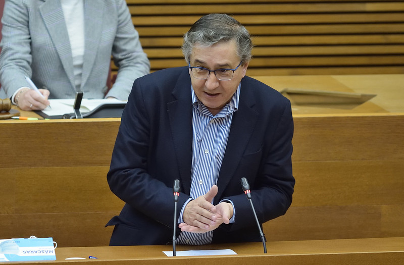ppcv's tweet photo. José Antonio Rovira ha exigido hoy al President de la Generalitat, Ximo Puig "respeto" a la ciudad de Alicante y sus fiestas, y le ha reclamado que "ponga fin a las injerencias y permita las mascletàs en la plaza de Luceros".

👇👇👇
https://t.co/qICyD2r6WC https://t.co/n5b030xDta
