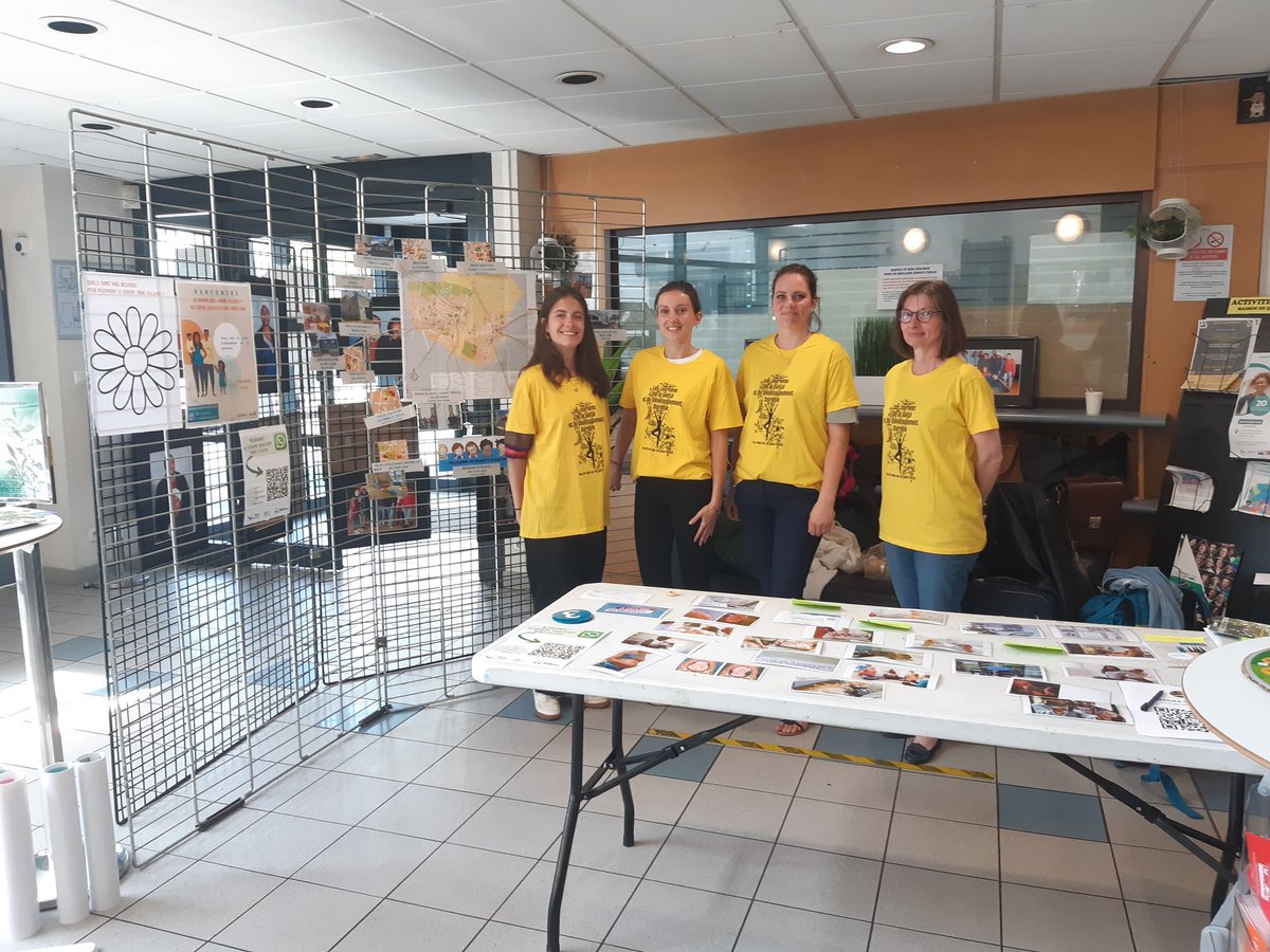 IRenaudot's tweet photo. Rencontre des futurs parents à l'occasion du #ForumMaternité organisé par le CCAS de @Villierslebel : un moment d'accueil des nouveaux membres dans le groupe d'habitant.e.s relais et d'échange autour du #SuiviDeGrossesse. 
RDV le 16.06 pour le prochain atelier au CSC Boris Vian. https://t.co/x2nZsscr4D
