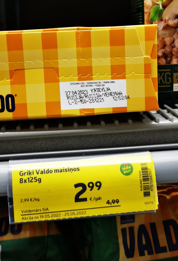 Oho, lieliski jaunumi – vakarā, skatoties ziņas par karu Ukrainā, beidzot atkal varam ņukāt <a href="/RimiLatvija/">Rimi</a> nopērkamus Krievijas griķus. Spriežot pēc derīguma termiņa (parasti gads) – vieni fasēti 27. aprīlī.