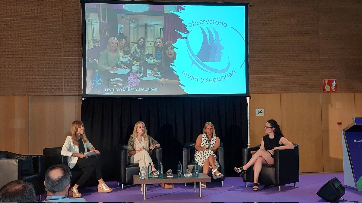 DavidASanmartin's tweet photo. Estudio "Mujer y Seguridad" del @y_observatorio con @AnnaAisaB , Montserrat Iglesias, Marta Fernández y @velasco_pv , en #SecurityForum2022 https://t.co/YhH9mZBaRf