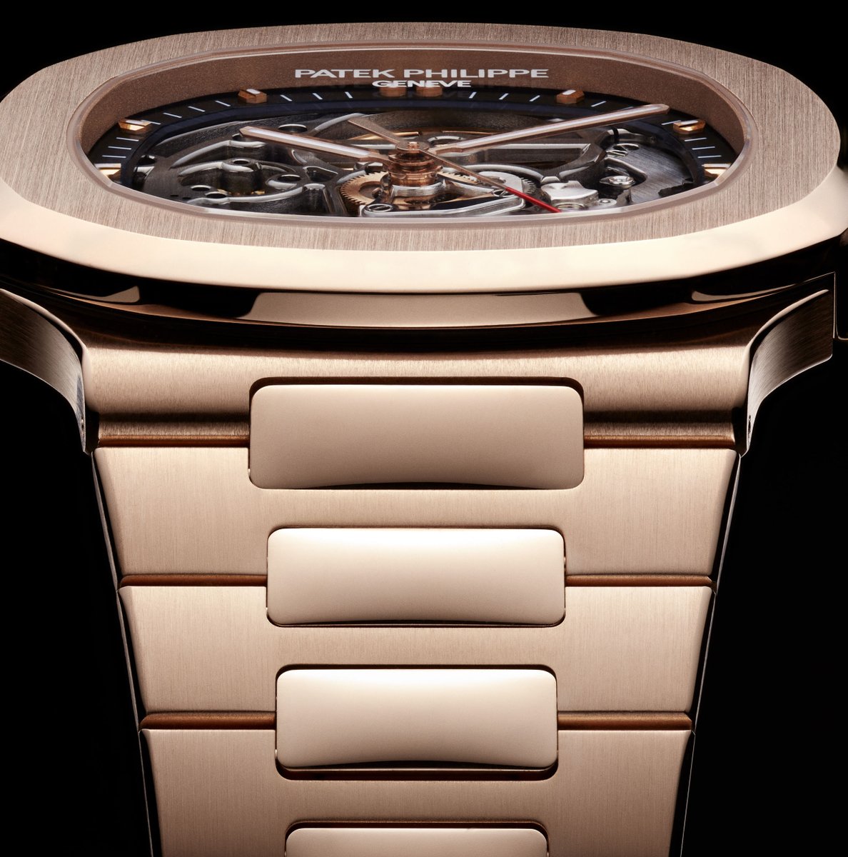 François Jorez joins Creasenso !
François is a wonderful still life photographer developing a singular and elegant work dedicated to watchmaking, jewellery and craftsmanship.
Check out his work > creasenso.com/en/portfolios/…

#photographer #new #talent