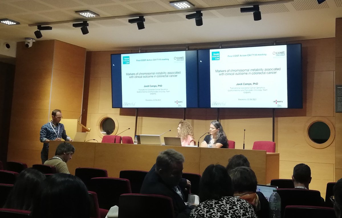OGIPclinic's tweet photo. Afternoon session, chaired by Milena Cavic and @EsterSanTillo, centered on Working Group 3 (Tumor profiling). @jcampspolo talks about markers of #chromosomalinstability associated with the clinical outcome of #colorectalcancer patients. https://t.co/1pFEgIYNwd