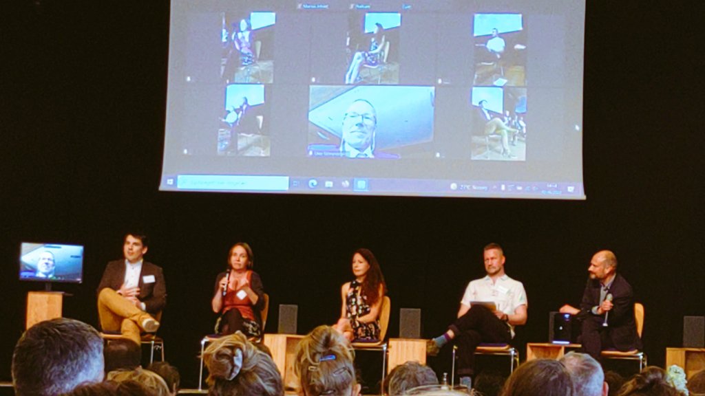 Tatjana Veith (@tatjanaveith) on Twitter photo Heute #RLTagung22 des <a href="/KAT_Karlsruhe/">Karlsruher Transformationszentrum (KAT)</a> in <a href="/StadtKarlsruhe/">Karlsruhe Tourismus</a>.
"Es braucht dringend #Experimentierklauseln in unseren Gesetzen um die #Energiewende zu beschleunigen" <a href="/NABU_de/">NABU 🦤</a> Heute #RLTagung22 des <a href="/KAT_Karlsruhe/">Karlsruher Transformationszentrum (KAT)</a> in <a href="/StadtKarlsruhe/">Karlsruhe Tourismus</a>.
"Es braucht dringend #Experimentierklauseln in unseren Gesetzen um die #Energiewende zu beschleunigen" <a href="/NABU_de/">NABU 🦤</a>