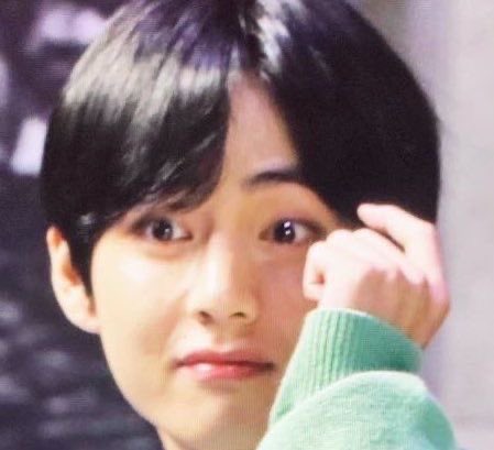 doll tae (@hourlydolltae) on Twitter photo 