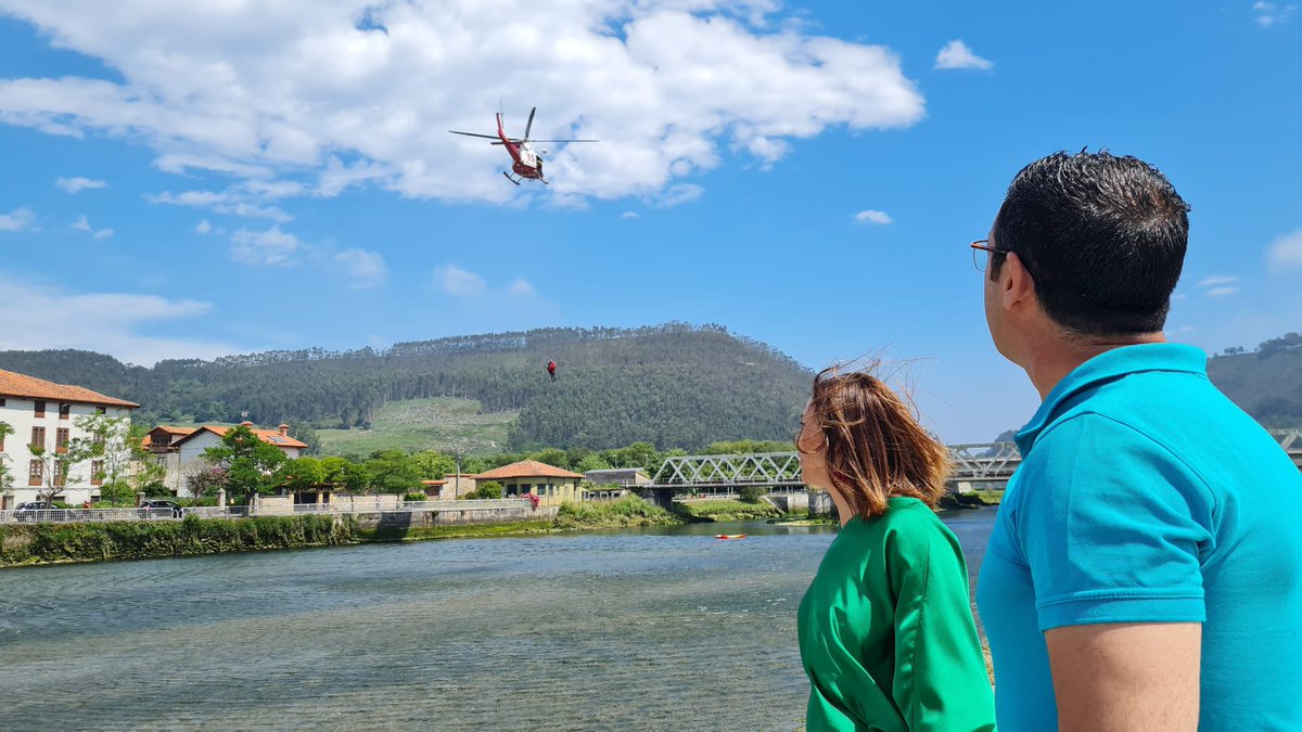 cantabriaes's tweet photo. #Cantabria simula un episodio de #inundaciones en el Saja y Deva con el que prevenir desastres y minimizar daños

@PaulaFdezPRC asiste al ejercicio que comprueba el funcionamiento del #INUNCANT y los planes locales ℹ️➡️https://t.co/bezotj9LSy https://t.co/YFbt3kvNN0