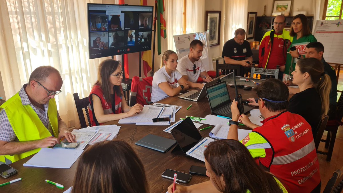 cantabriaes's tweet photo. #Cantabria simula un episodio de #inundaciones en el Saja y Deva con el que prevenir desastres y minimizar daños

@PaulaFdezPRC asiste al ejercicio que comprueba el funcionamiento del #INUNCANT y los planes locales ℹ️➡️https://t.co/bezotj9LSy https://t.co/YFbt3kvNN0