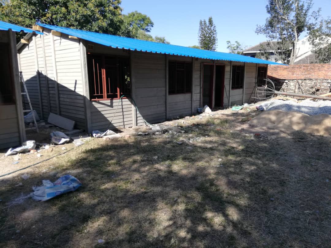 Royalprecastzw's tweet photo. Project update: Construction of class rooms blocks.
#workinprogress #callforyourestimates #precaststructures #jobdoneright https://t.co/oNcPbHML57