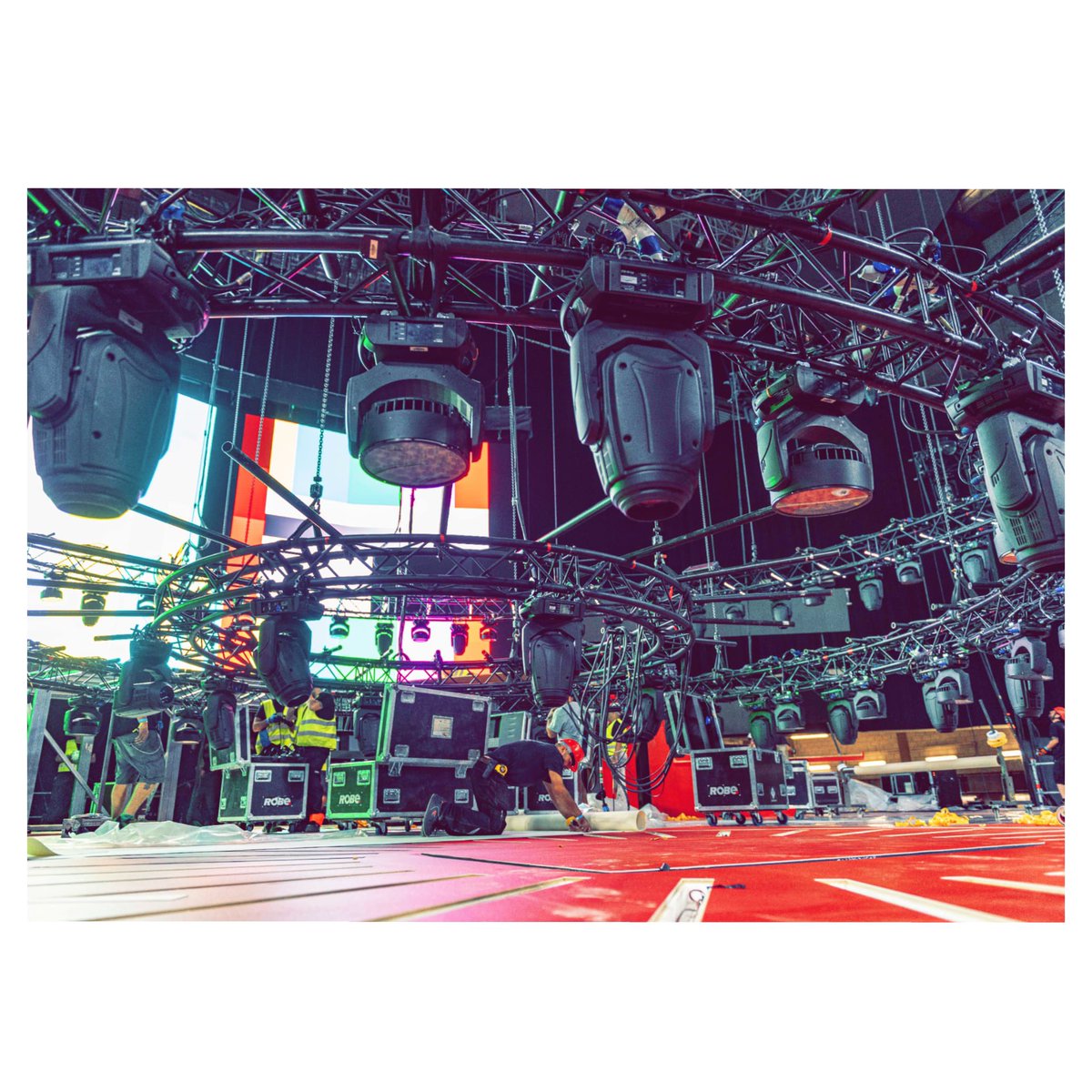 Tras más de 2 años de espera en los que hemos soñado con recuperar nuestra actividad, sufrimos porque no damos abasto.
Ahora es más importante que nunca recordar de dónde venimos y conseguir que toda la lucha y la unión lograda nos impulsen para seguir trabajando en mejorar.