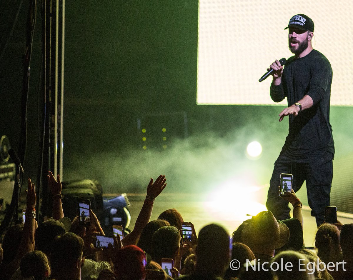 BradyMusicCtr's tweet photo. 5 years ago, @SamHuntMusic and @MarenMorris performed together at @riverbendpnc!

Now, both are superstars who will headline The ICON Festival Stage this summer 🤩

Maren Morris returns on Saturday, 6/25 and Sam Hunt performs on Friday, 9/9 → https://t.co/mrc6vJg6B0

📷@musicnik https://t.co/6CEO51cGsa