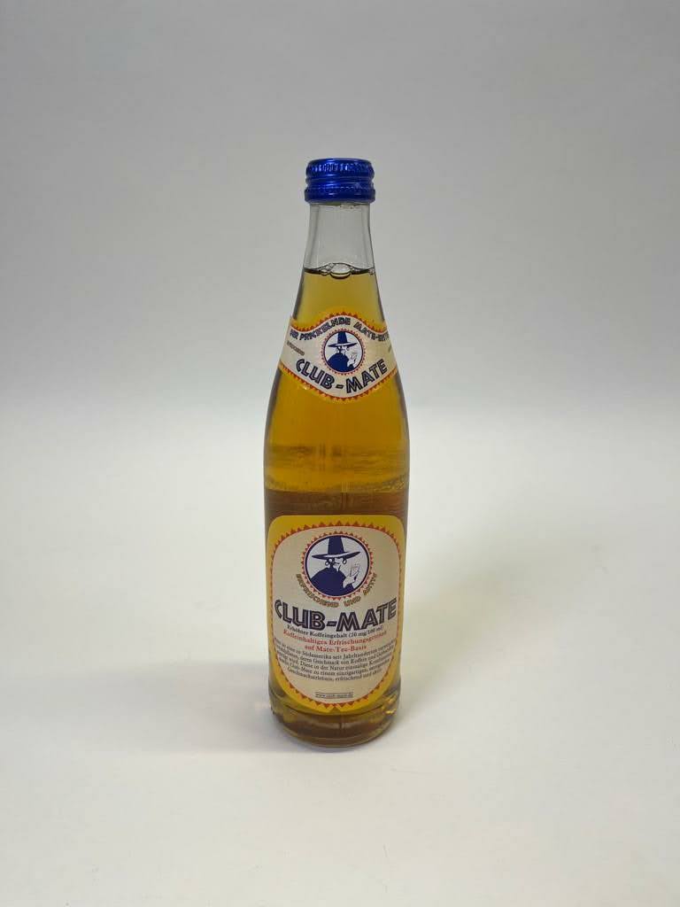essembly_space's tweet photo. Mate ist ein Symbol für unsere Gemeinschaft.
Nach den Vorträgen setzten wir uns gerne zusammen, trinken einen #Tschunk (Mate+Rum) und tauschen uns aus über unsere Interessen &amp; Errungenschaften.
Gleichzeitig hilft das Koffein in manchen Nächten, Gedanken zu Ende...@stuttgarttweets https://t.co/dIknxUQkZ0