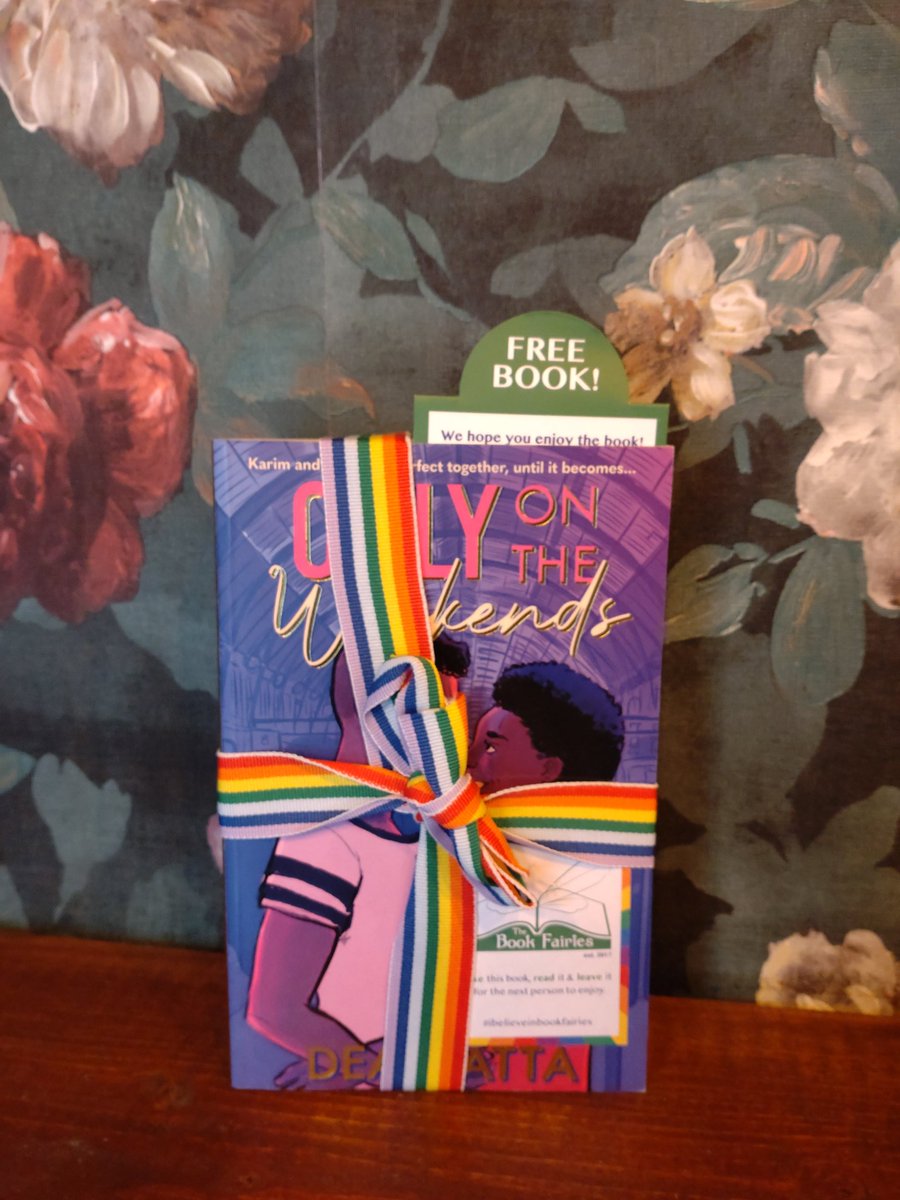 _AnnaBlight's tweet photo. Only on the #Jubilee weekend do we hand out such a treat as @DeanAtta's book about long distance love! Who will be lucky enough to spot this special Pride book at The Mad Ox today?🏳️🌈
#ibelieveinbookfairies #bookfairieswithpride #OnlyontheWeekends #DeanAtta #pride #TBFDean https://t.co/oVytwBdUZQ