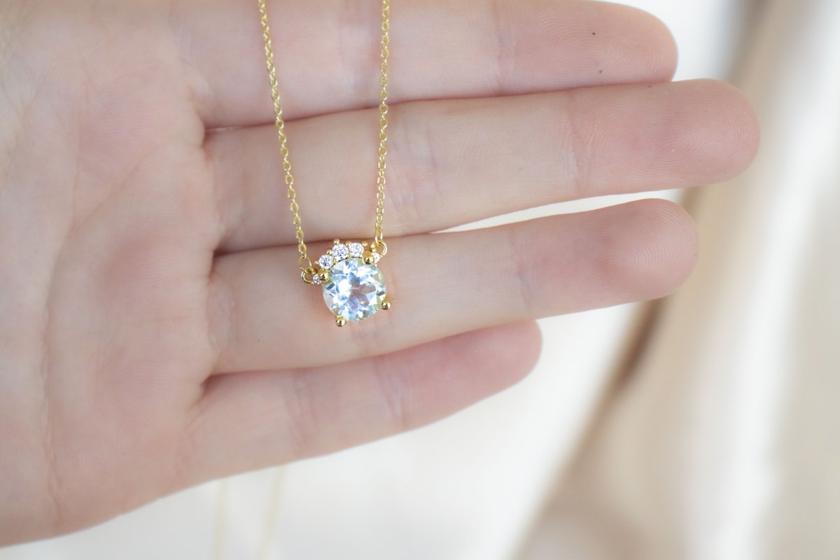 A little bit of blue 💎 Lyla in blue topaz sparkles. 

Have you checked out our Summer Sale? Get 20% off all jewelry until June 7th!