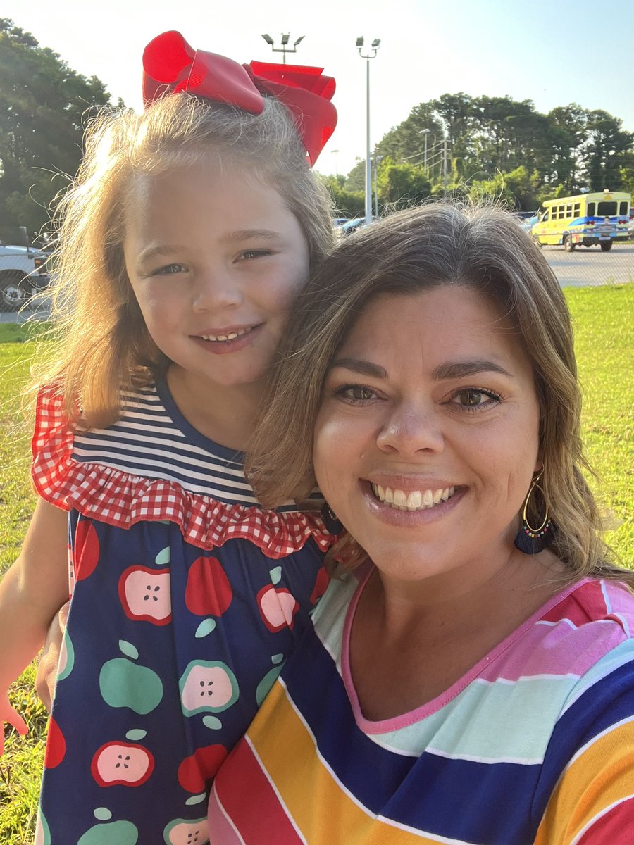 And that’s a wrap! Last day of Kindergarten and 12 1/2 years of teaching! We are ready for #SUMMER! <a href="/MCPSsandcastle/">MCPS</a>