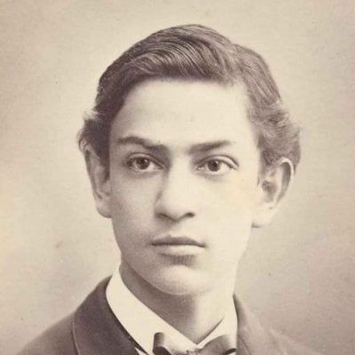 Shia Labeouf is a time traveller https://t.co/I8mFOnzwa8