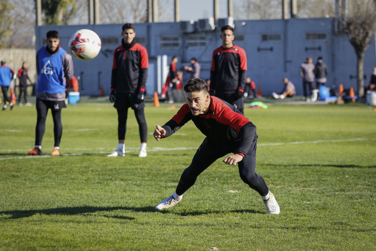 CAHuracan's tweet photo. #Huracán 🎈El Globo compró a Matías Cóccaro.

👉🏼 Se hizo uso de la opción que tenía el contrato del delantero uruguayo.

📱https://t.co/K7yRIYKvxT https://t.co/1GqDG32xyx
