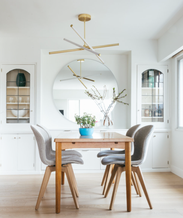 Happy June! Can we just take a moment to appreciate this ideal dining area? So bright + gorgeous 🌞
Design by @yuandmedesign