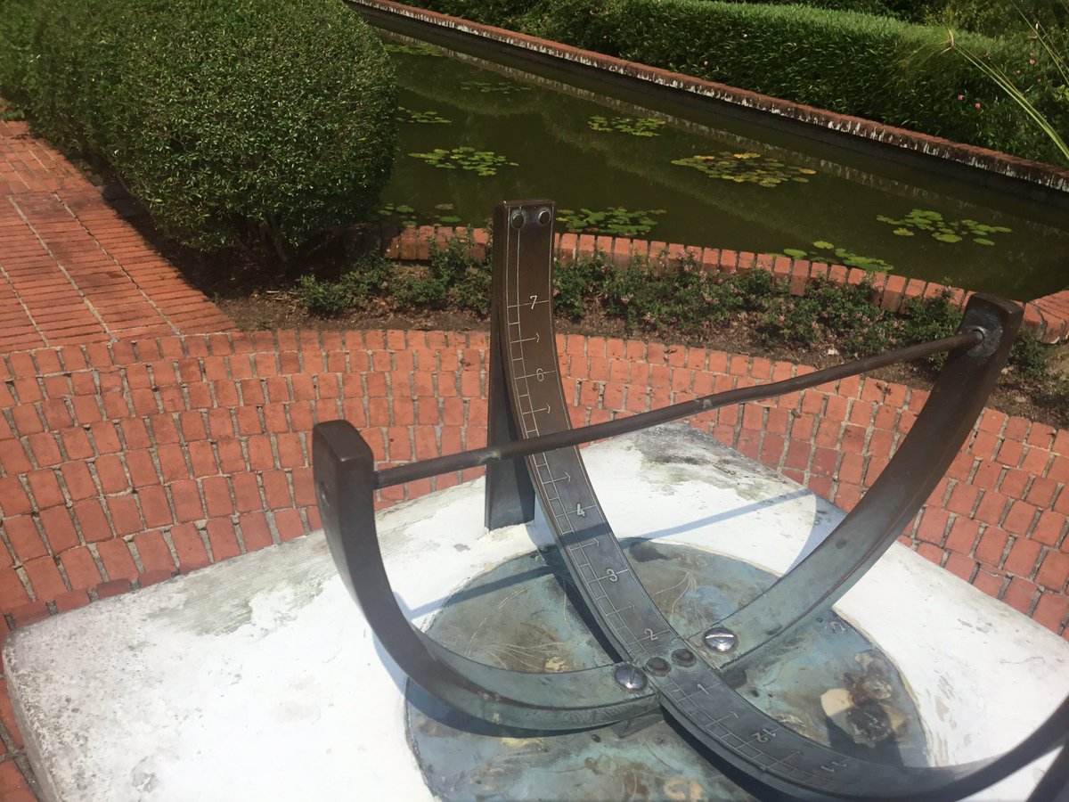cdcsteele's tweet photo. #astrtalks An enjoyable virtual visit to @cleeastronomy and a talk on Sundials - the Sky as a Clock. The virtual visit included both the observatory and the beach. https://t.co/sD0pFa0qLO