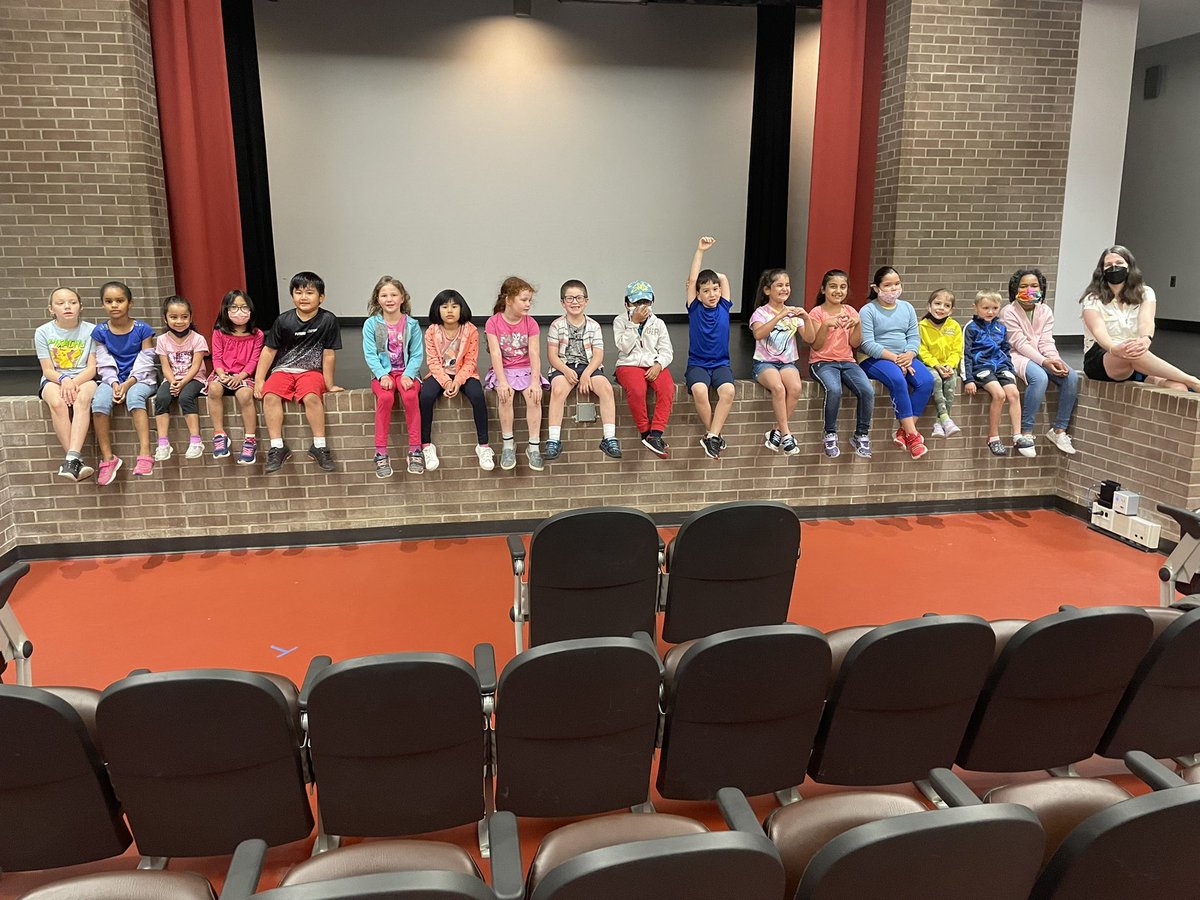 Grade 2/3-Room 35 tweet media
