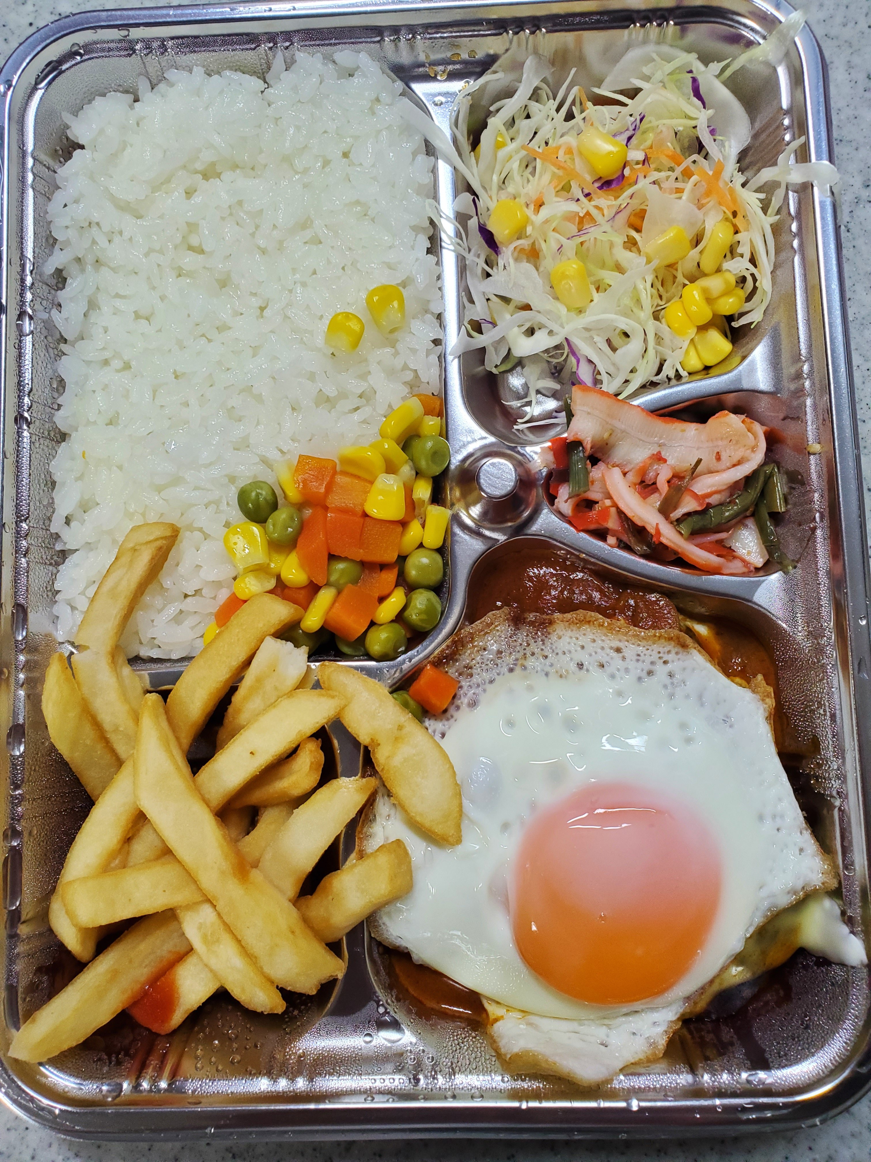 ハカイダー 今日のランチはビッグハートから テイクアウトしたハンバーグステーキ ビッグハート泡瀬店 ランチメニュー T Co V65yzlonin Twitter