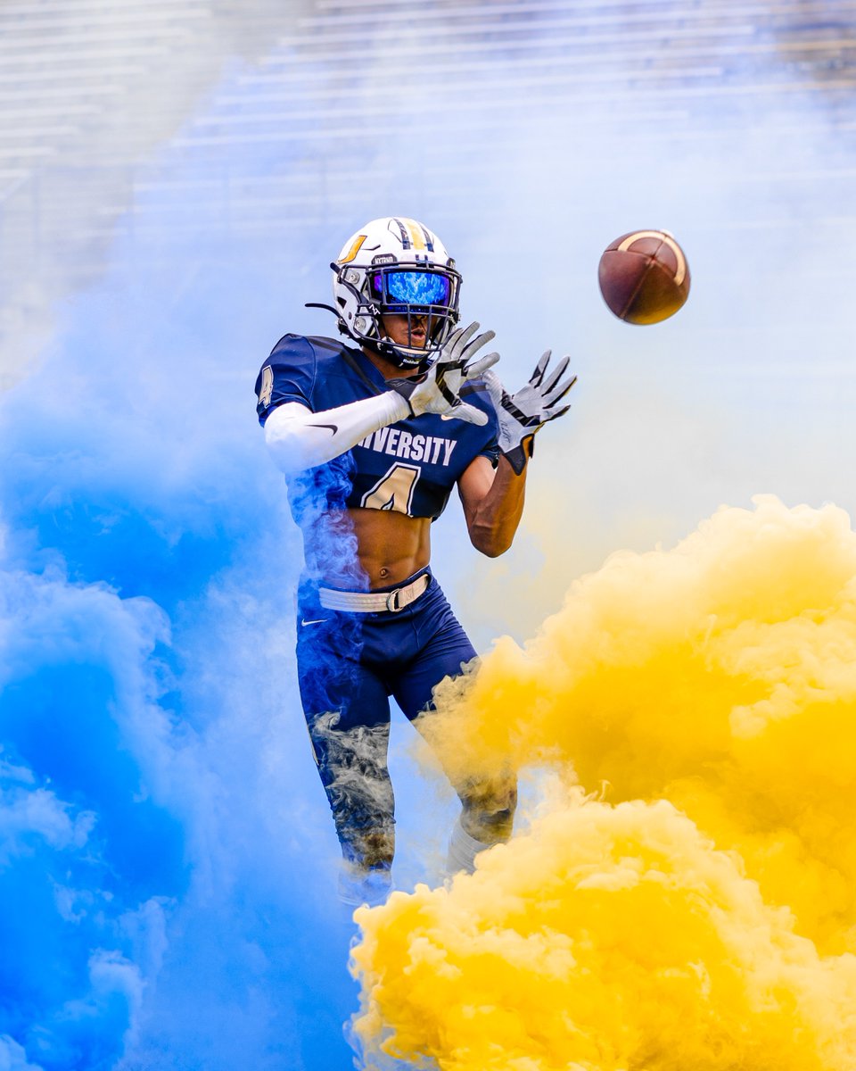 Throwback to one of my favorite shoots ever. 💨 @UHSCougars_FB #hsfootball #tbt