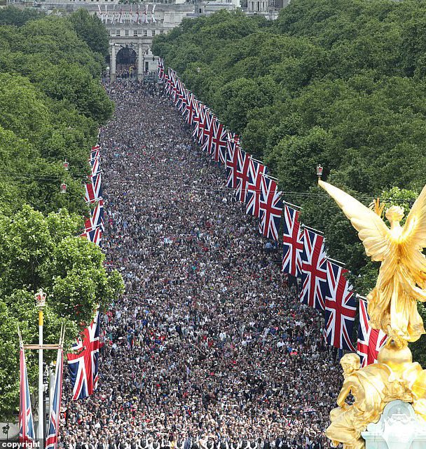 No one cares about the Jubilee, they said.
The monarchy is dying, they said.
It’s a waste of money, they said.

They were wrong 🇬🇧