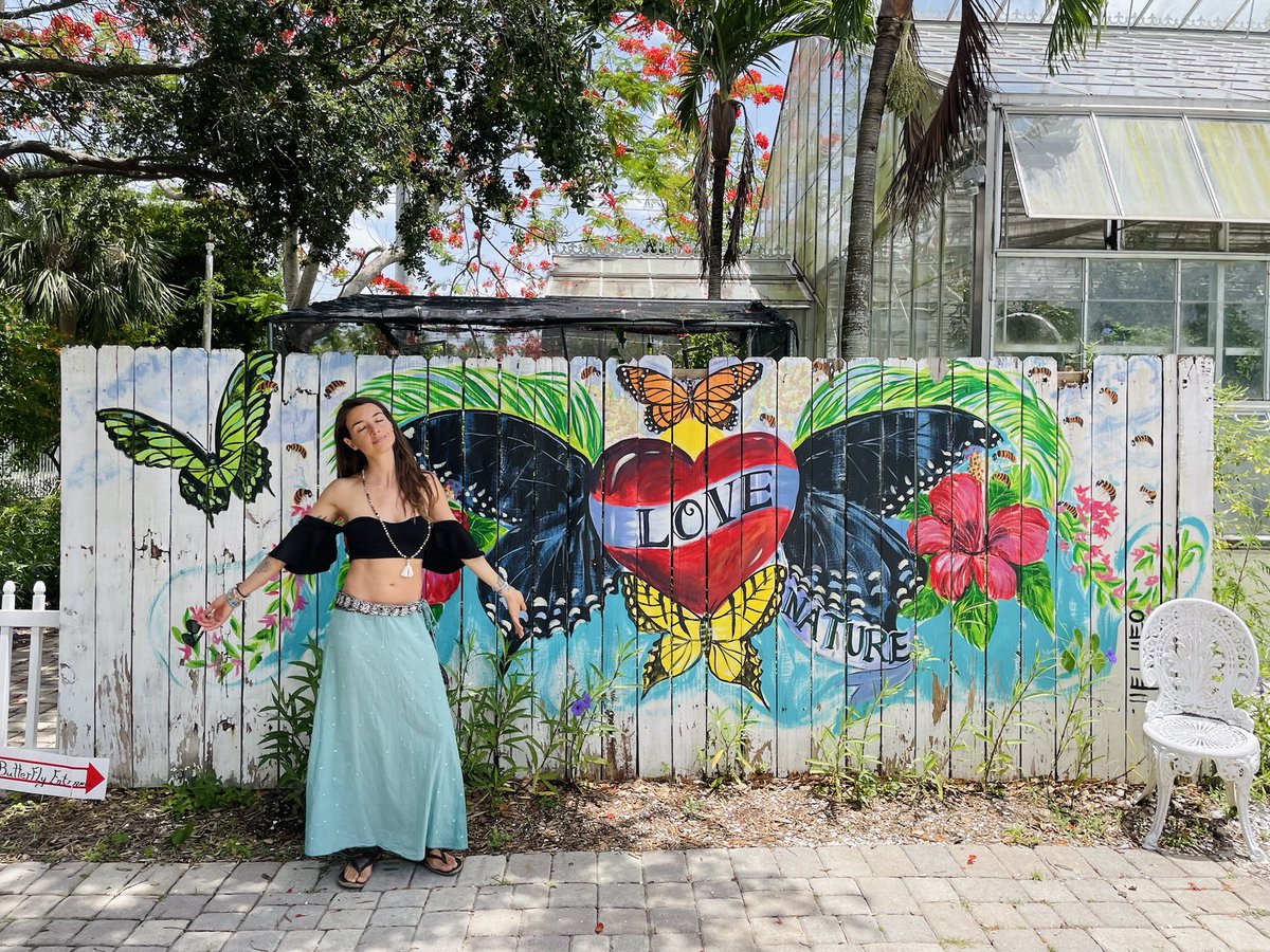 Divine_Love__'s tweet photo. Sending tons of love to you and every Earthling, because love is the greatest power. https://t.co/kaG7VVYIc5