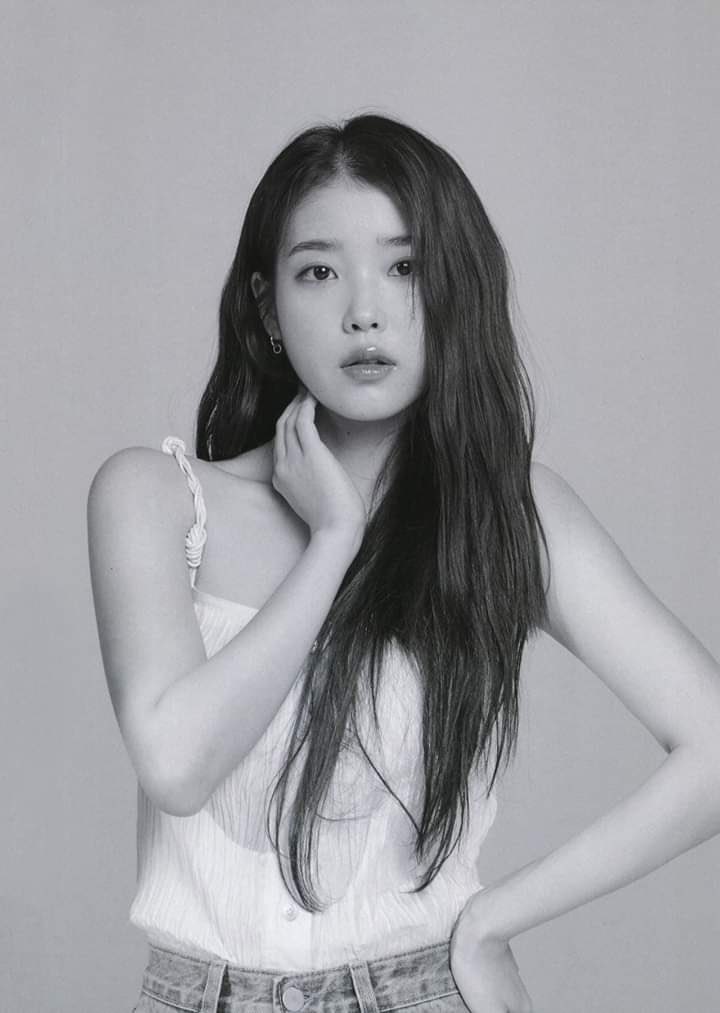 STUNNING #IU