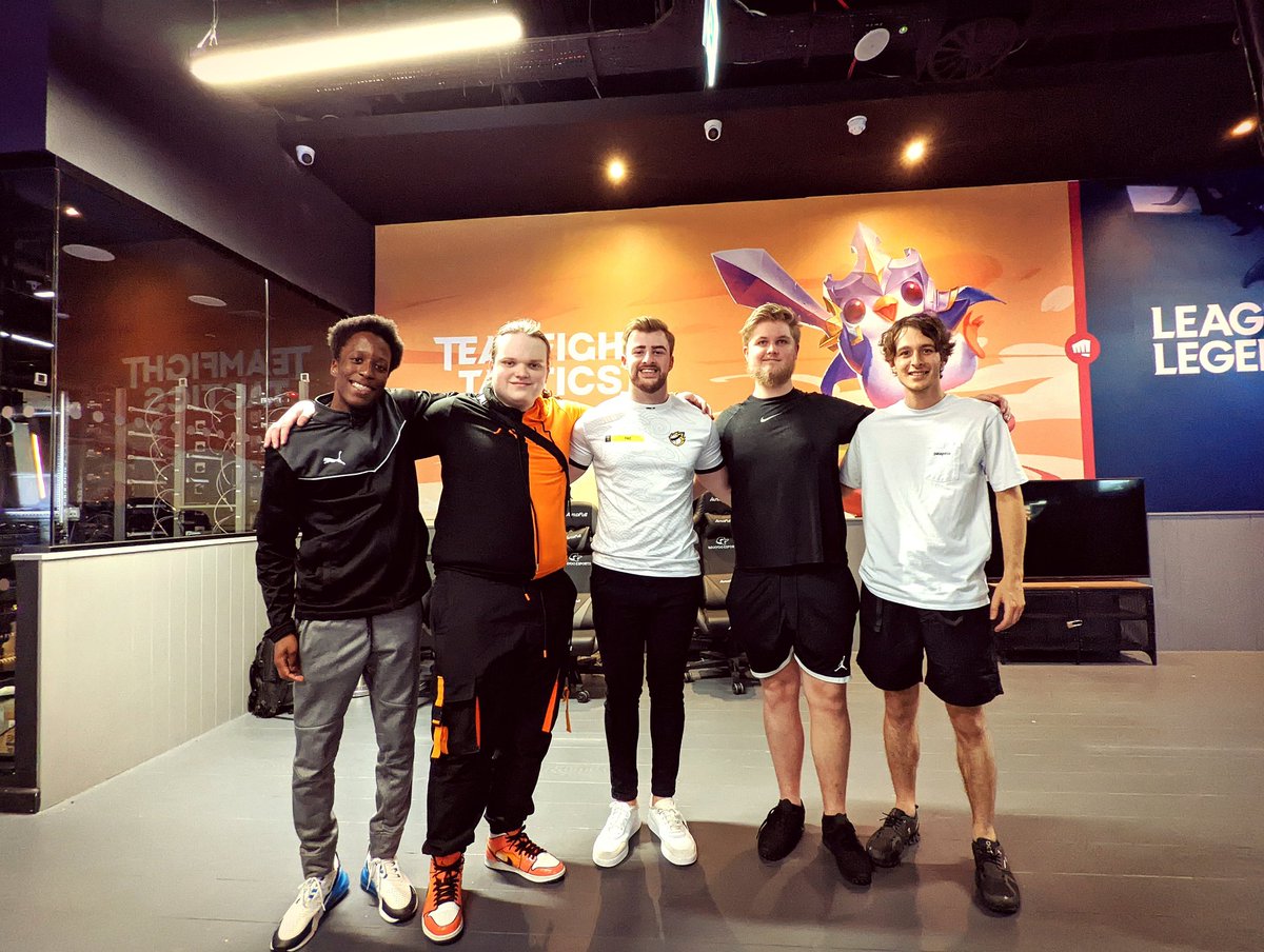 Some UK players meeting up!