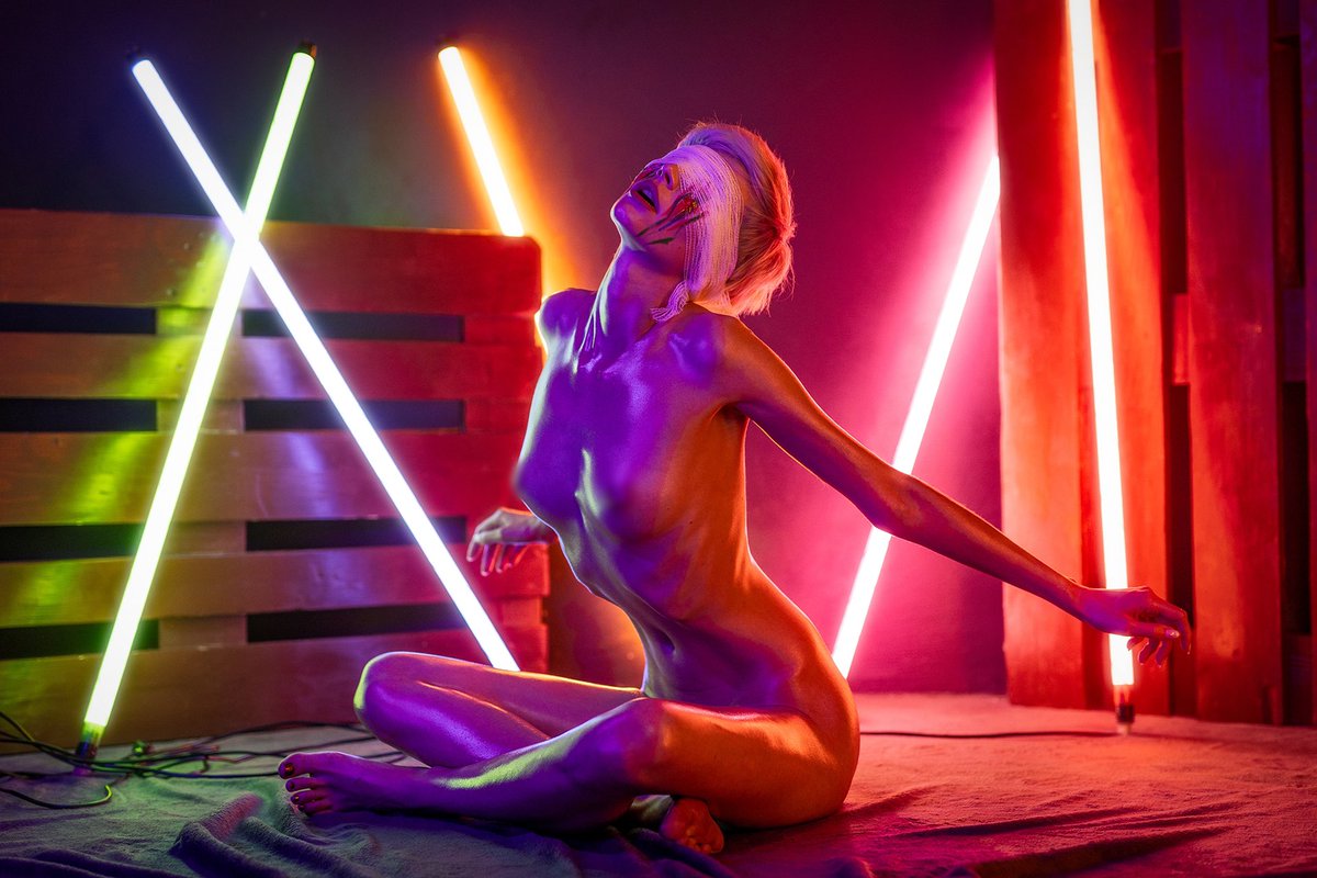 <a href="/Romanczuk_Art/">Patryk Romańczuk</a> 
#neon #goddes #model #viral