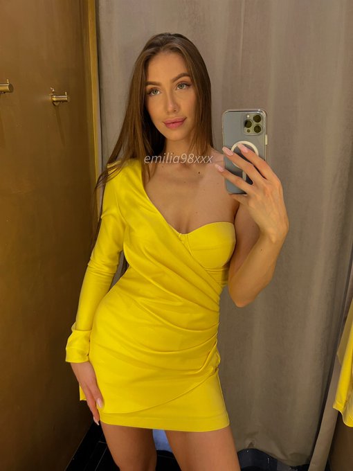 Do you like my dress, should I buy it? 🤗And where would we go if I wore this dress? https://t.co/2a5<a href="/tag/feet"class="tags"><span>#feet</span></a><a href="/tag/chaturbate"class="tags"><span>#chaturbate</span></a>
