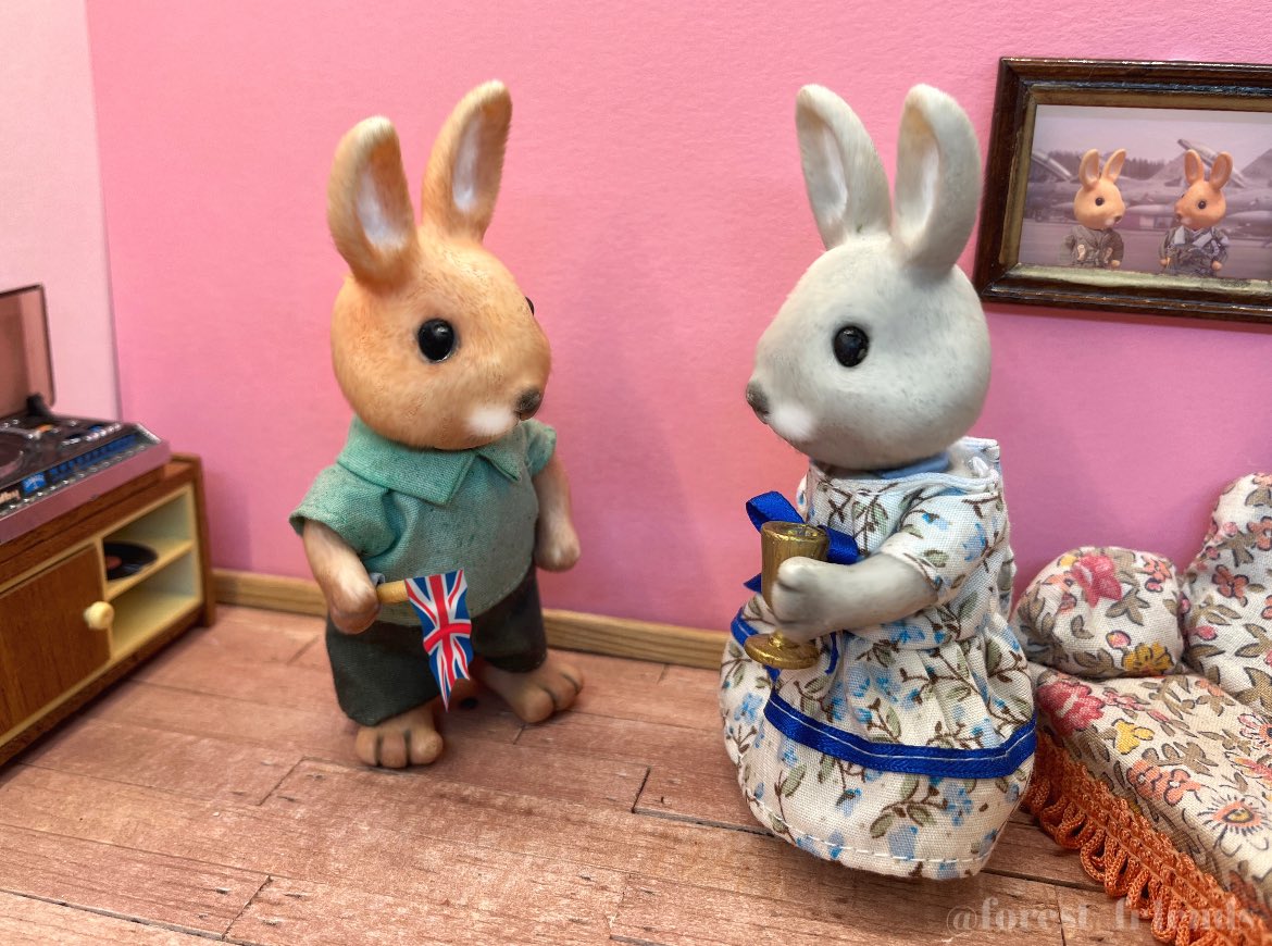 forest_fr1ends's tweet image. i apologise, i promise not to say ‘platty joobs’ again. i’d hate to f**k up your bank holibobs…