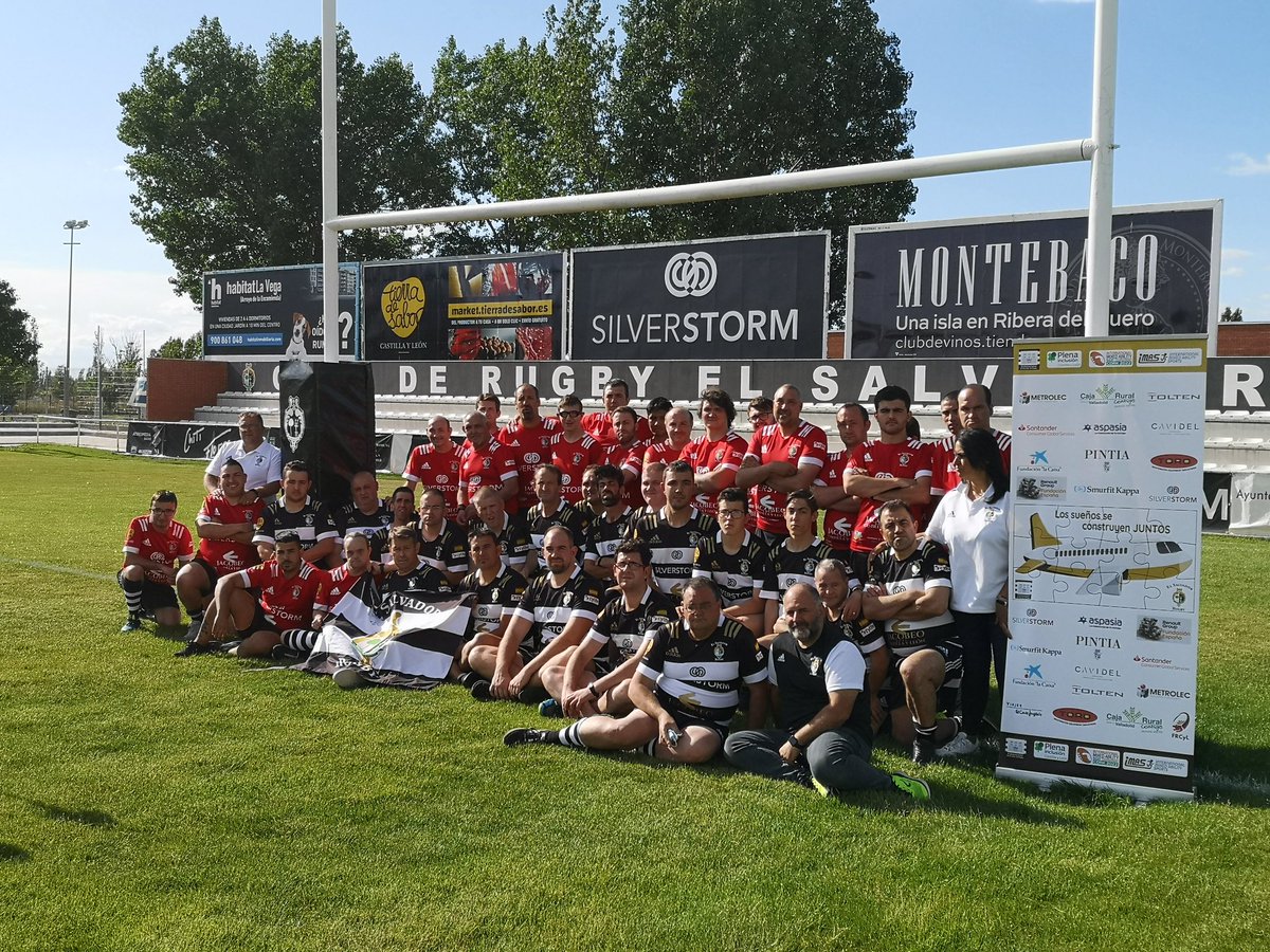 Los 🐼#ChamiOsos de El Salvador #RugbyInclusivo ya tienen sus camisetas para disfrutar al máximo desde este domingo en el 🏉 <a href="/IMART_worldcup/">IMART</a> de Cork 🇮🇪

💪¡A por todas, chamizos! 

🏉#Rugby4All
🏳️🏴#MuchoChami