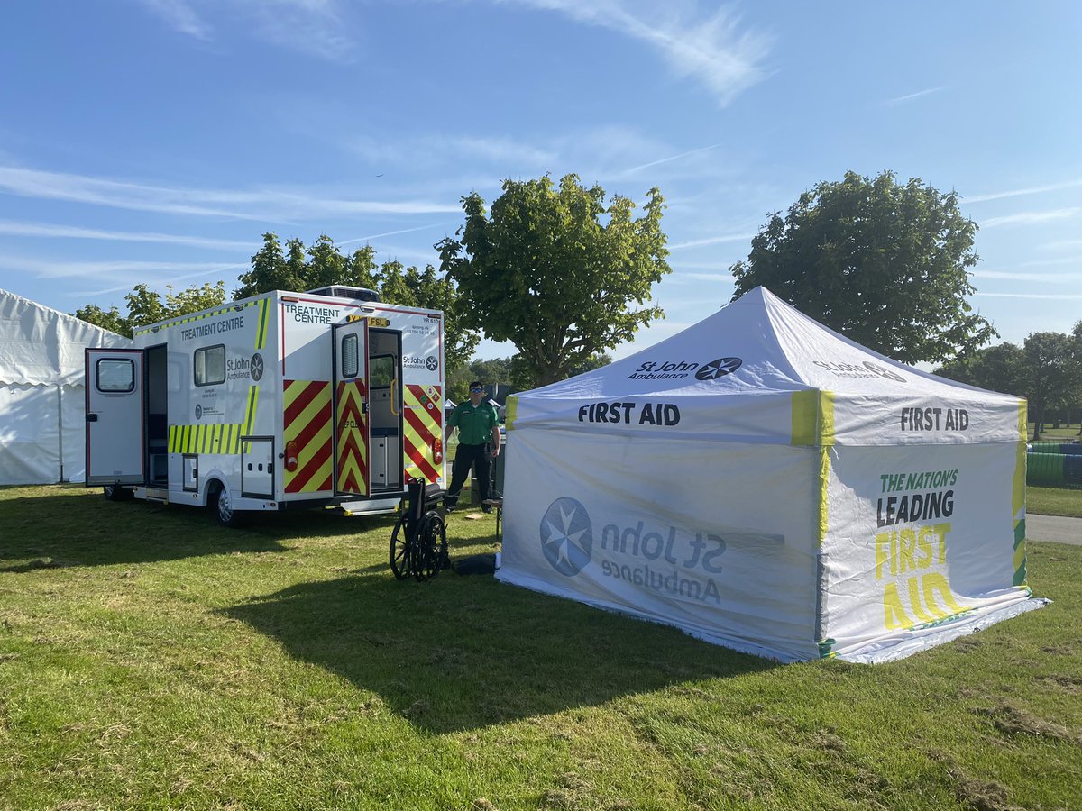 SJASouthport's tweet image. All set up (once the gazebo is fully erected) @SouthportFandD for the next 4 days of the #JubileeWeekend thanks to all our volunteers this weekend giving up your time!@sjamerseyside @SJAMerseyEvents supported by @SJANRFleet and @SJANRLogistics