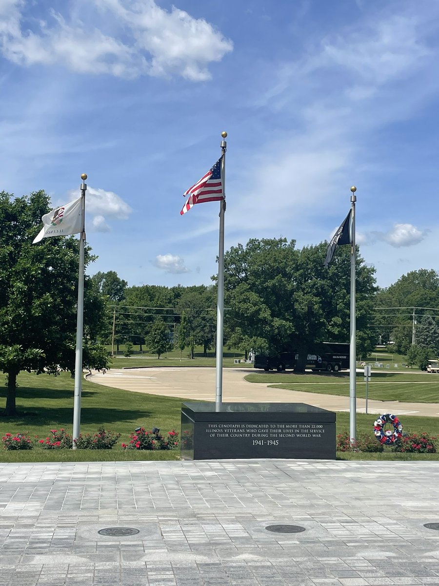 MrsDeHaan's tweet photo. HCMS Springfield trip 2022. Stop #2 - War Memorials. @fsd157c @HCMSTigers157c https://t.co/L7xVvVvhYD