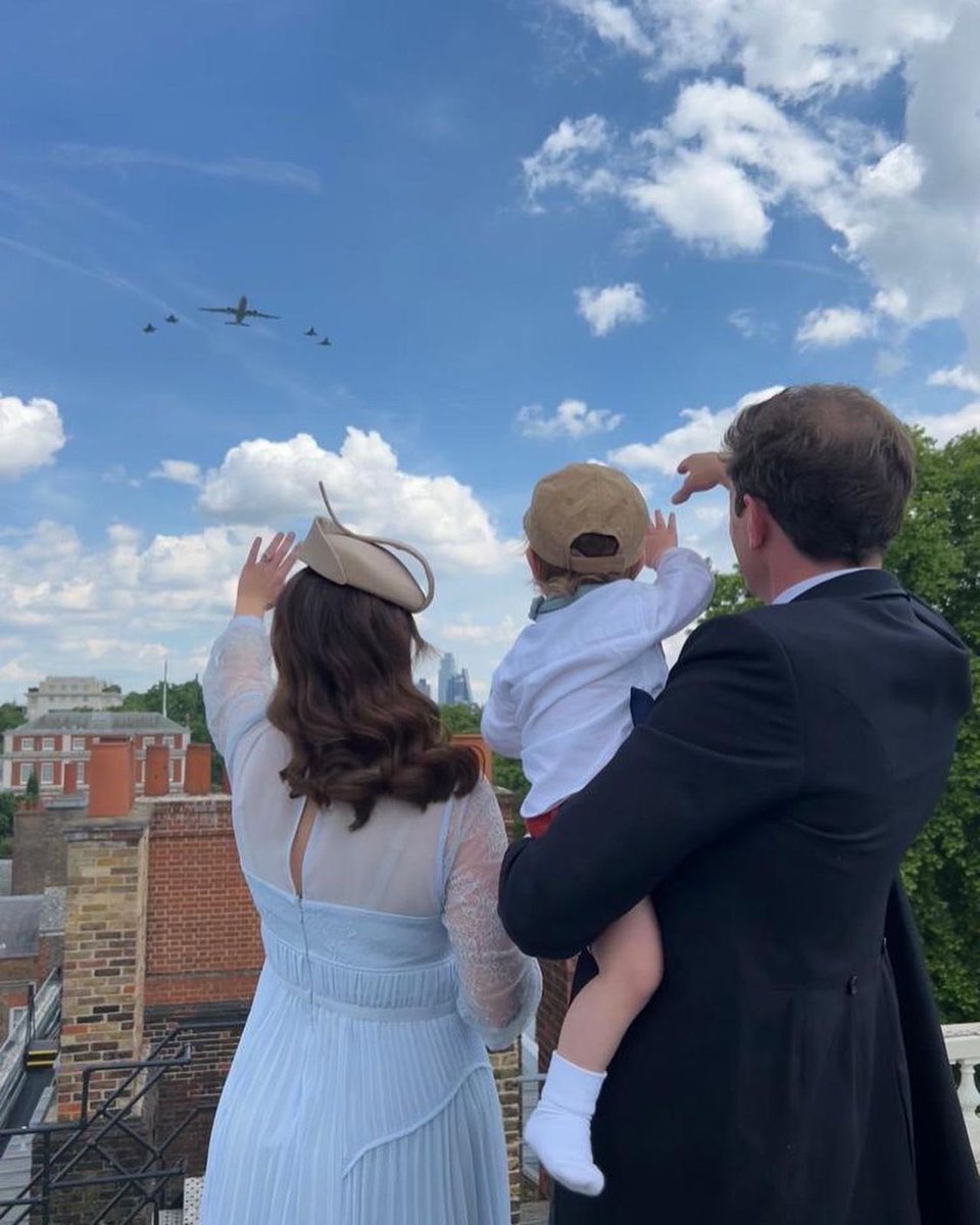 SourceEugenie's tweet photo. 📸 Princess Eugenie via Instagram: “The most perfect day to celebrate 70 years 🥳🥳🥳🥳” #PlatinumJubilee https://t.co/4WiPqvCtU2