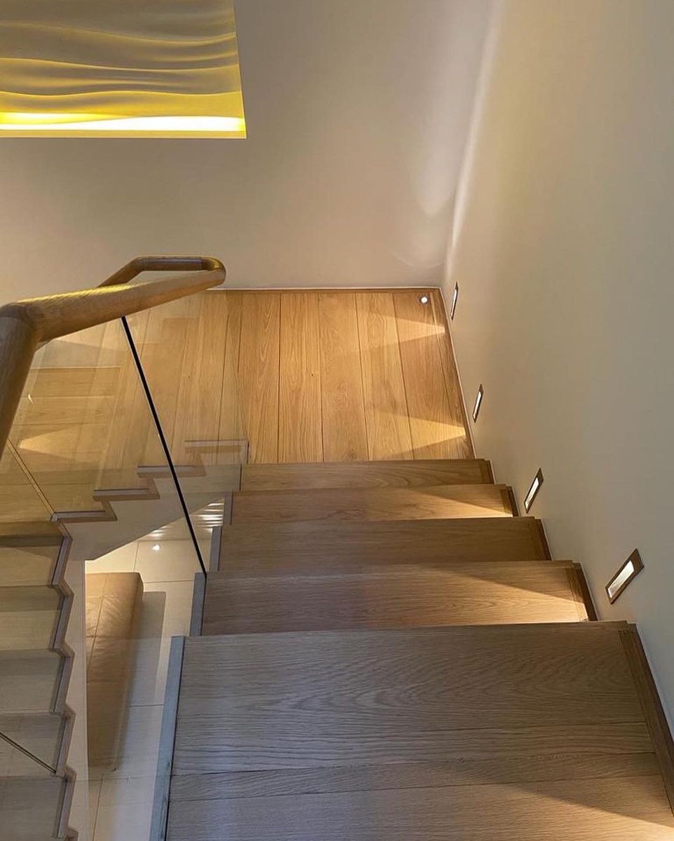 Wist je dat de onzichtbare lak van LOBA ook perfect toe te passen is om houten trappen af te werken? 
⚡ Supersnel
✔️ Extreem goede bescherming in slechts twee lagen
🌳 Uitstraling van onbehandeld hout
🍃 Zeer emissiearm
Meer weten over deze lak? Ga naar lecol.nl/lobadur-2k-inv…