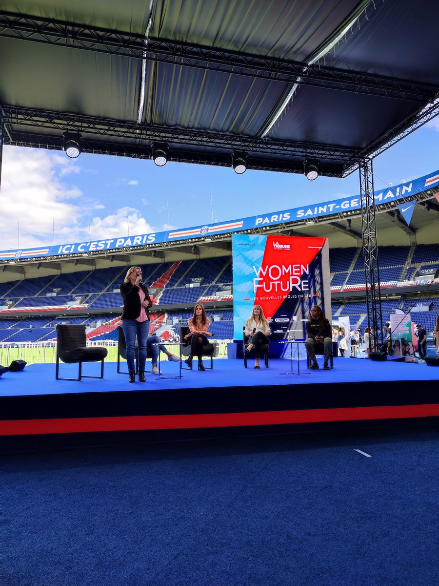 Femmes & Challenges (@femmeschallenge) on Twitter photo Table ronde sur l'entrepreneuriat animée par <a href="/LeaLassarat/">Léa Lassarat</a>, présidente du réseau Femmes & Challenges et entrepreneur dans l'âme ! Table ronde sur l'entrepreneuriat animée par <a href="/LeaLassarat/">Léa Lassarat</a>, présidente du réseau Femmes & Challenges et entrepreneur dans l'âme !
