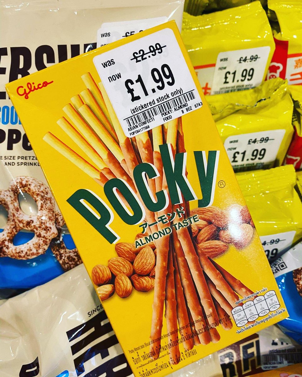 hmvNorwich's tweet photo. 😬Crunch! Crunch! Crunch!
It’s a snack markdown! 🍪
.
Treat time featuring selected lines in our American and Asian Confectionary going down in price.
.
We are open until 6pm

#Pocky #RootBeer #MikeAndIke #CookieDough #Sweets #AsianSweets #Candy #hmvLovesPopCulture https://t.co/omMKKWV1yb