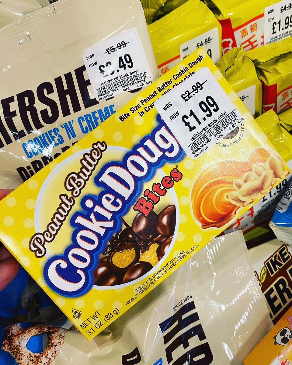 hmvNorwich's tweet photo. 😬Crunch! Crunch! Crunch!
It’s a snack markdown! 🍪
.
Treat time featuring selected lines in our American and Asian Confectionary going down in price.
.
We are open until 6pm

#Pocky #RootBeer #MikeAndIke #CookieDough #Sweets #AsianSweets #Candy #hmvLovesPopCulture https://t.co/omMKKWV1yb