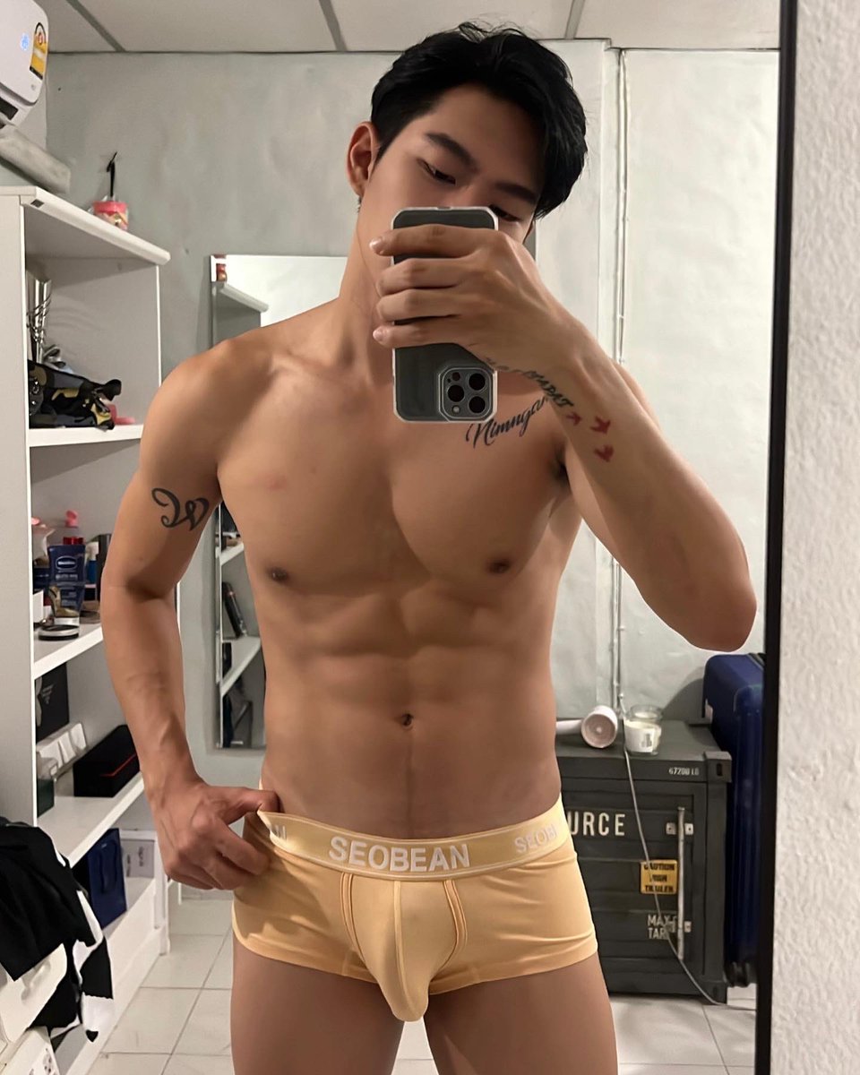 famekrittapat19's tweet photo. ใส่ง่าย สบายไข่ @selectedformen_ https://t.co/SmHs5pYTut