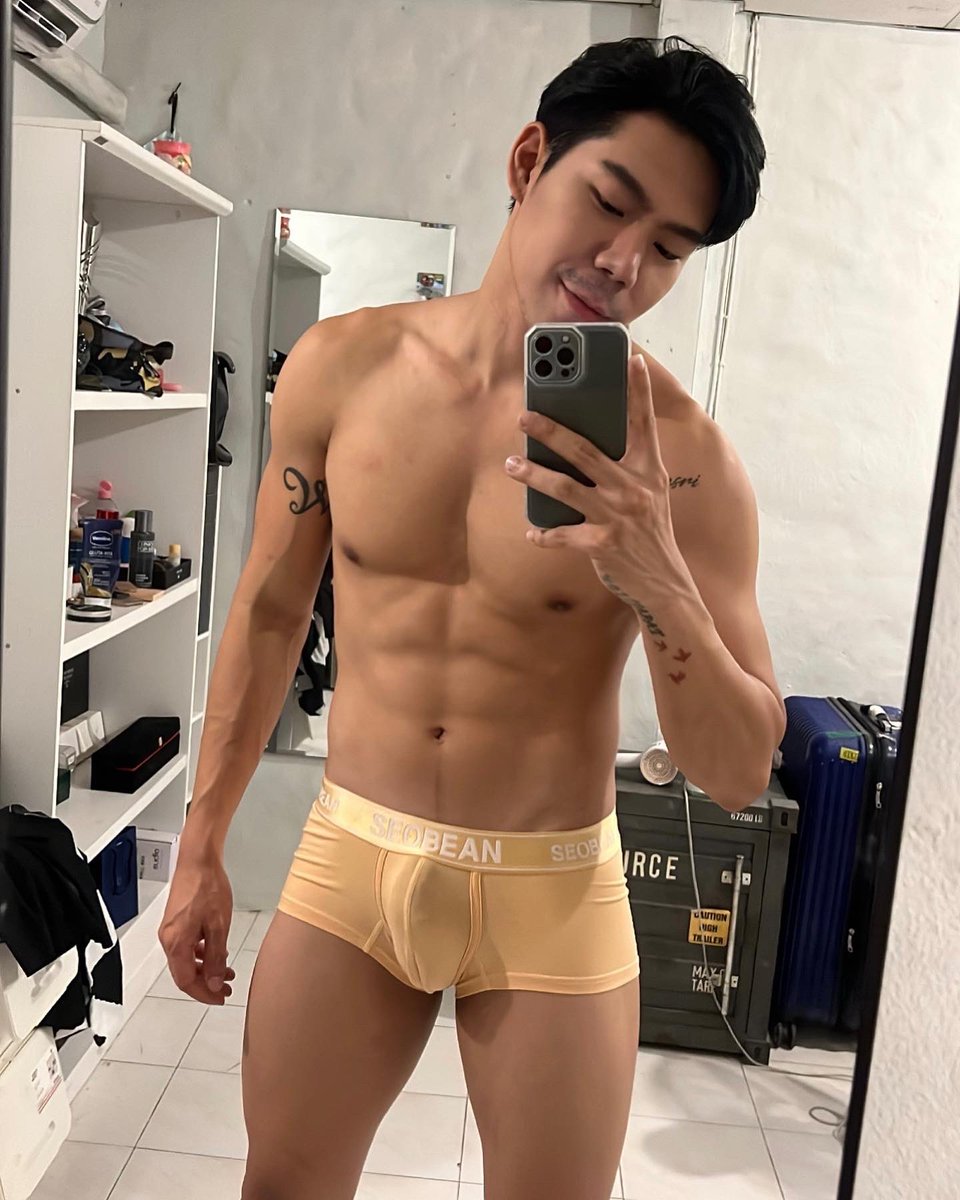 famekrittapat19's tweet photo. ใส่ง่าย สบายไข่ @selectedformen_ https://t.co/SmHs5pYTut