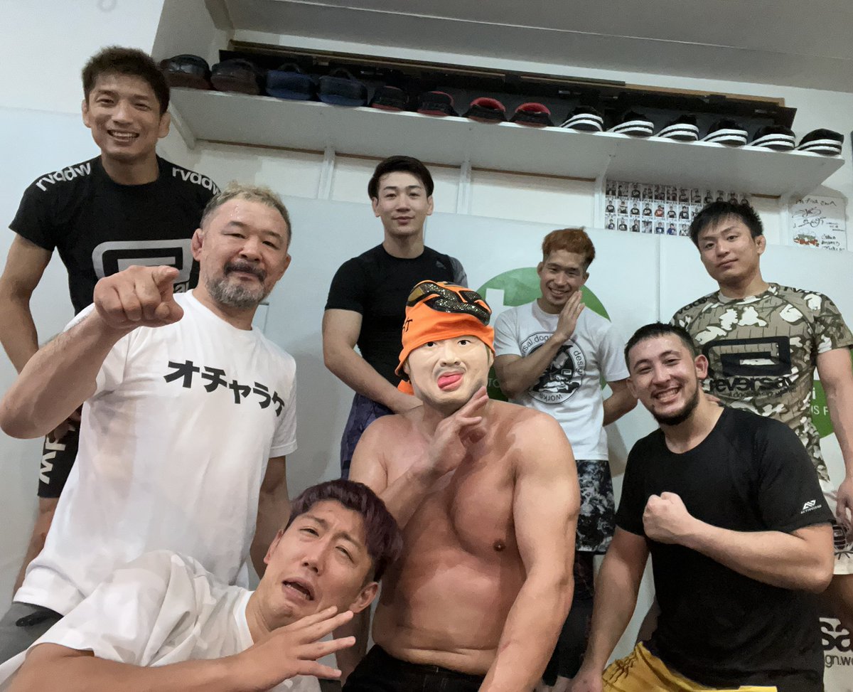 所プラスで桜庭和志さんとケンドーカシンさんが練習を！！もの凄い光景をみさせていただきました！自分もスパーリングお願いしましたが、押さえられただけて苦しくて苦しくて。。桜庭さんとはまた違った強さを感じましたし、やられててとても嬉しかったです！桜庭さんカシンさんありがとうございました
