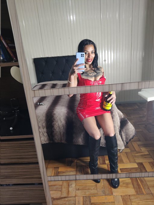 desse jeitinho assim me deu at&eacute; uma vontade de ir bailar.💃🏽 https://t.co/WqDdpPLqbK