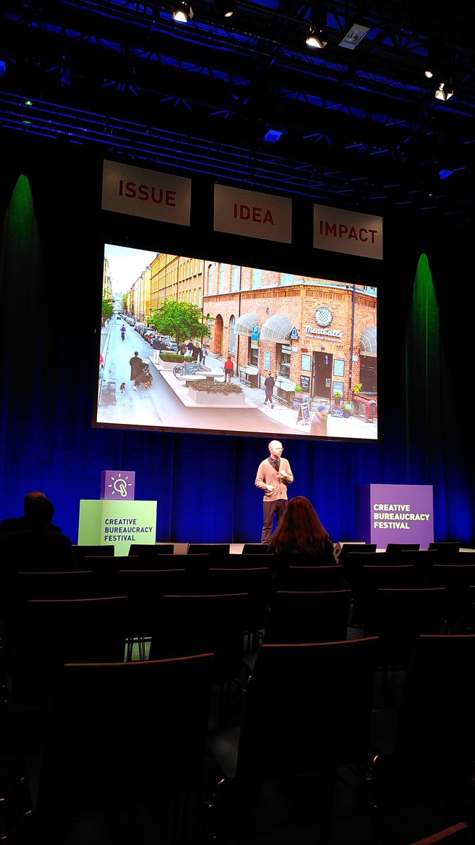 "We believe crises are short terms and that we do enough, but that's not true. We think we can not change cities but actually we can". The regenerative bureaucracy: leadership in times of crisis, and dynamic capabilities with @rainerkattel (from <a href="/IIPP_UCL/">UCL Institute for Innovation and Public Purpose</a>) #CBF2022
