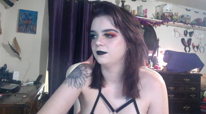 I'm online @MyFreeCams! #onmfc #mfc #mfcmodel https://t.co/AR80NF76NW  Come  see if you can make me squirt<a class="tags" href="/tag/myfreecams">@myfreecams</a><a href="/tag/onmfc"class="tags">#onmfc</a><a href="/tag/mfc"class="tags">#mfc</a><a href="/tag/mfcmodel"class="tags">#mfcmodel</a>