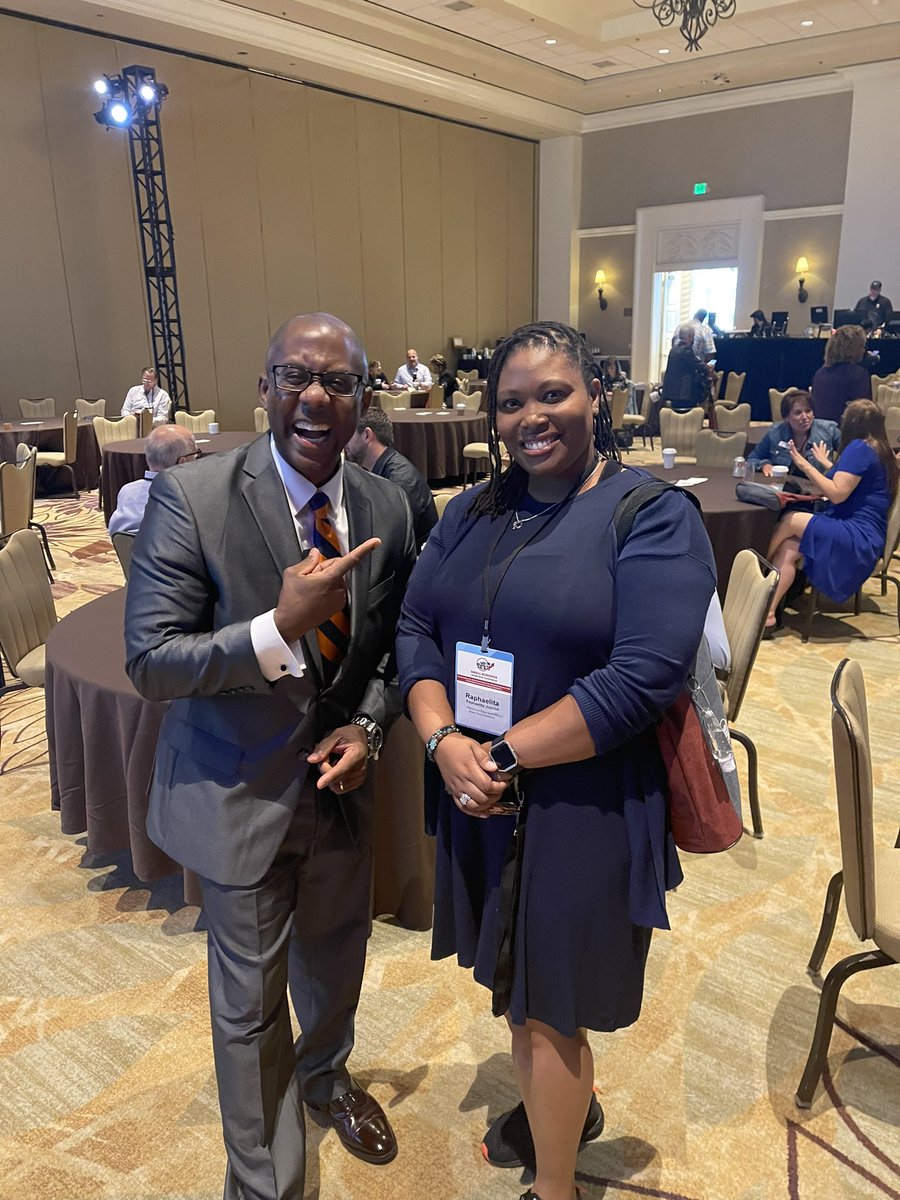 profandygold's tweet photo. At the @jimmoraninst Small Business Leadership Conference listening to, and learning from @ramonray talk about the importance of making connections in the digital world! @InLabatHCC #StriveForVets rock star Raphaelita Justice from @MusePianoAcad taking action & connecting https://t.co/FbSqkG37tK
