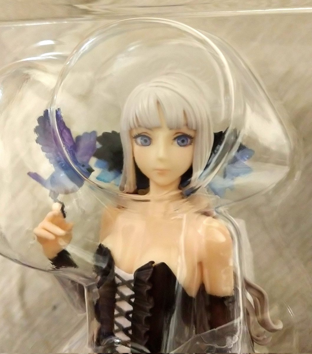 しかしドレスグウェたそが届いたので良き〜🥰🥰🥰
推しの顔が良すぎる〜🥰🥰🥰
作画資料にもなって有能すぎ〜🥰🥰🥰